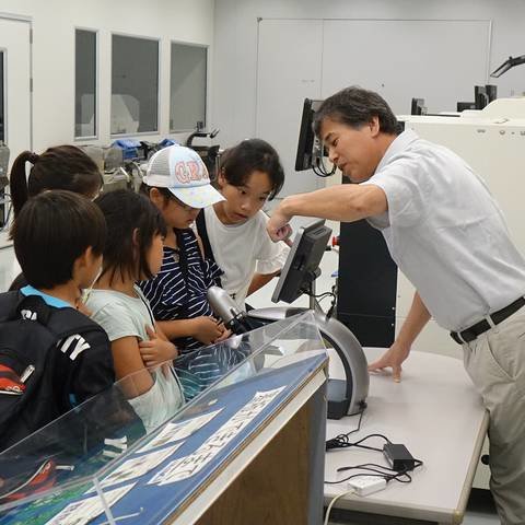 ショールーム見学の様子